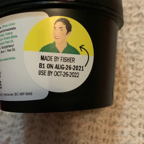 Lush - Picture 2 of 3